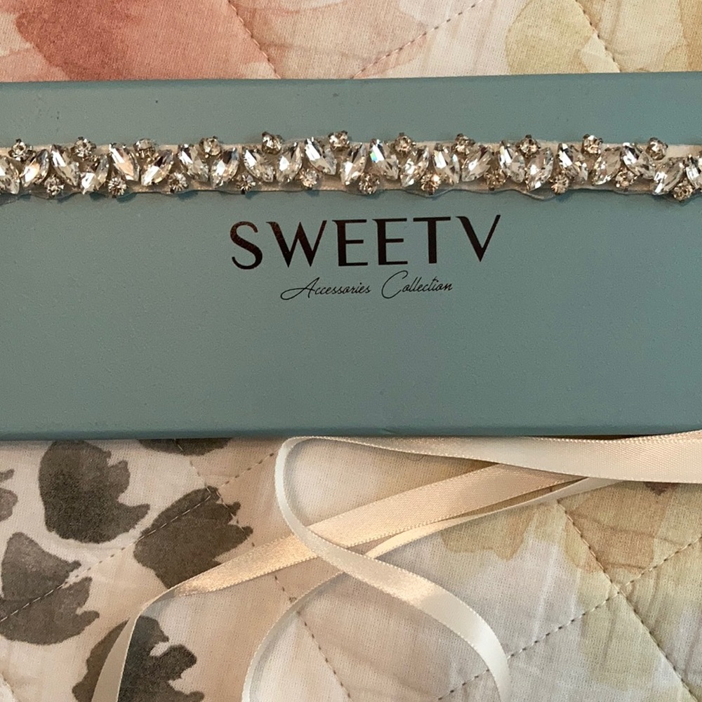 Bridal belt crystals